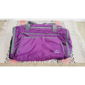 VENTURE PAL PACKABLE TRAVEL/SPORTS DUFFLE IN PURPLE